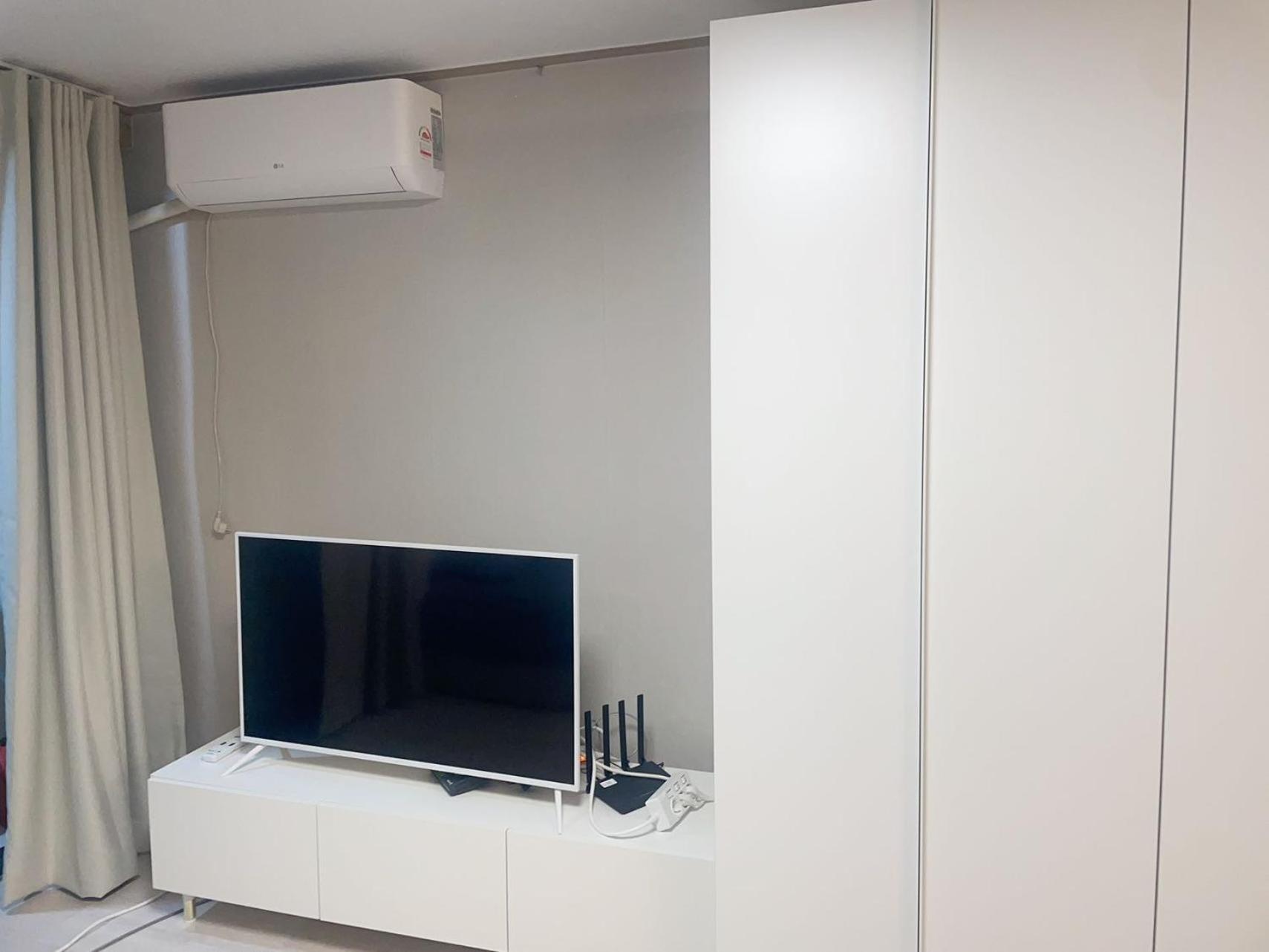 Gangnam Sinnonhyeon Subway Station Accommodate Four People Basement No Window 105 아파트